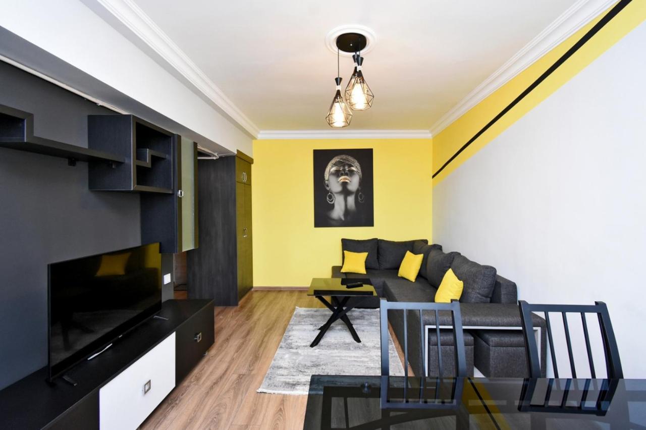 Positive Apartment In Center Of Yerevan City 外观 照片