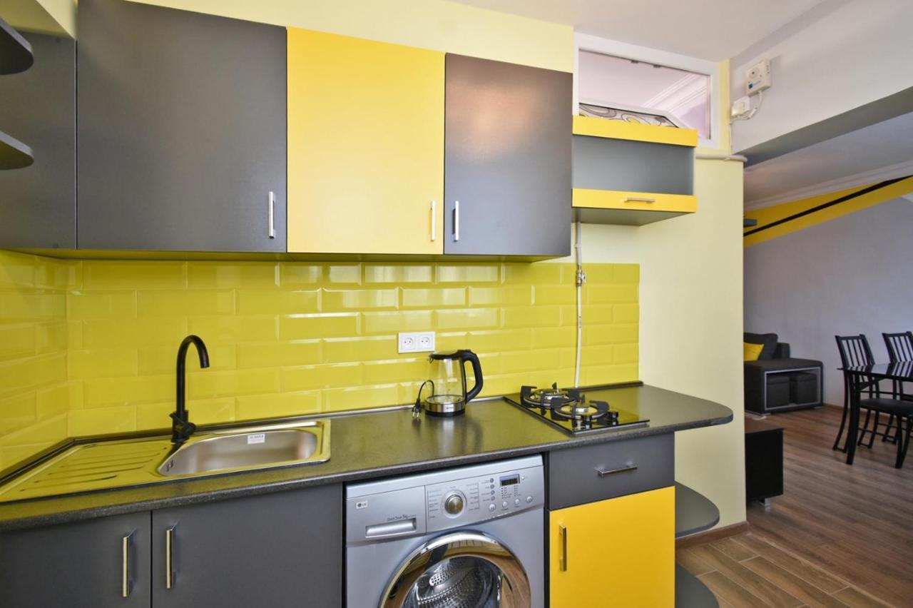 Positive Apartment In Center Of Yerevan City 外观 照片